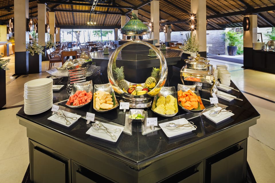 Daily buffet breakfast for a fee