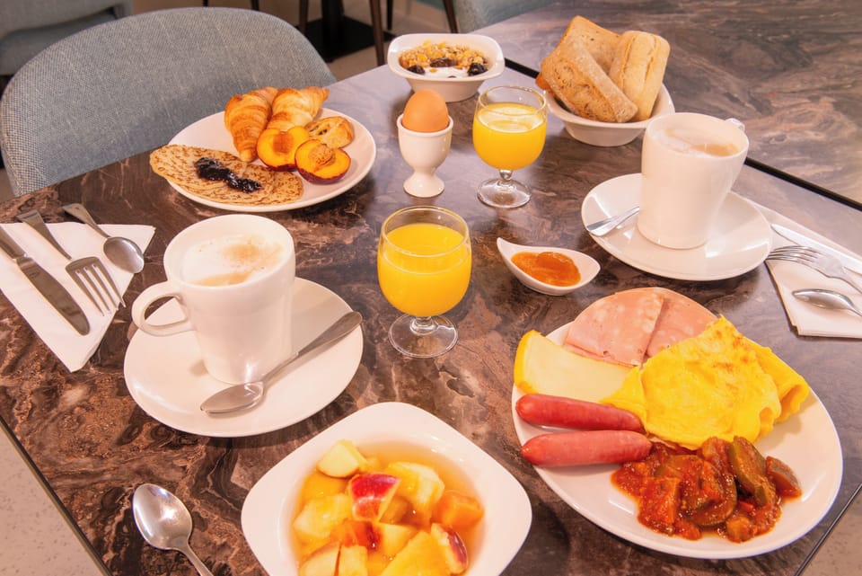Daily buffet breakfast for a fee