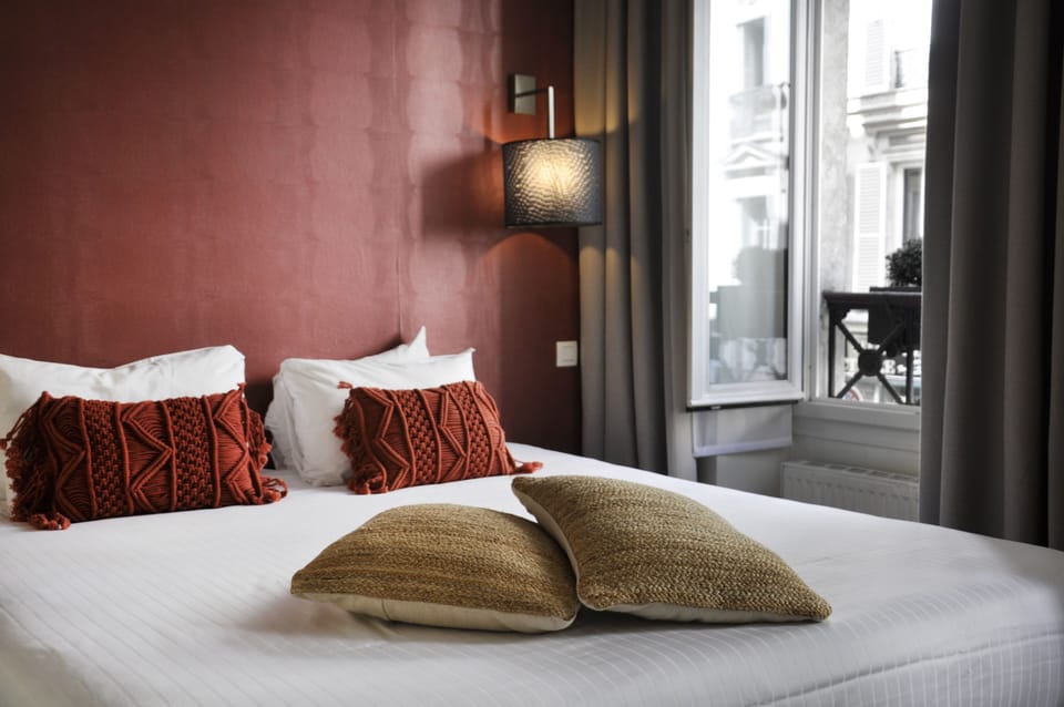 Double or Twin Room | In-room safe, individually furnished, desk, blackout drapes
