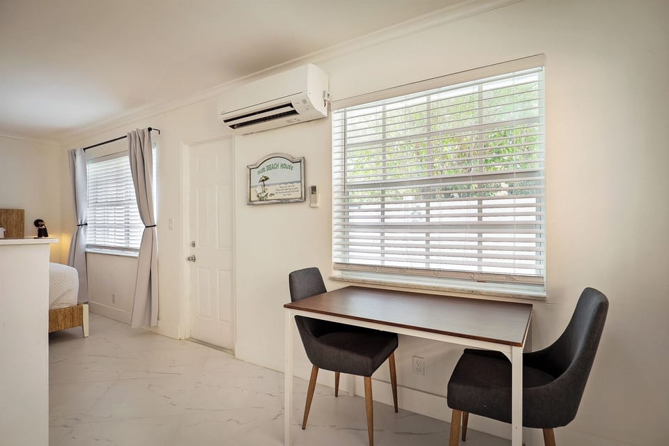 Corner Double Suite | Blackout drapes, iron/ironing board, free WiFi, bed sheets