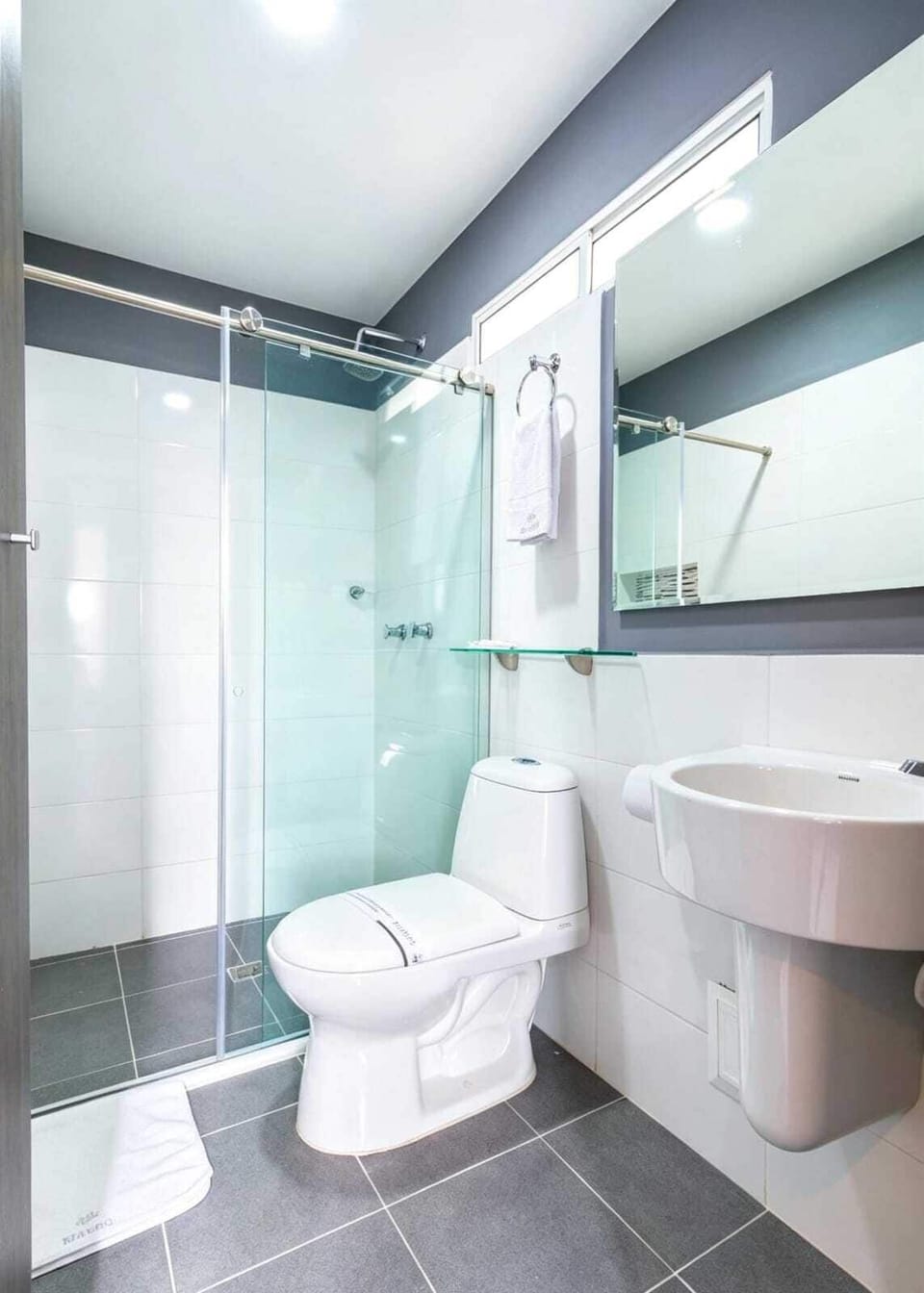 Basic Triple Room | Bathroom | Shower, towels, soap, shampoo