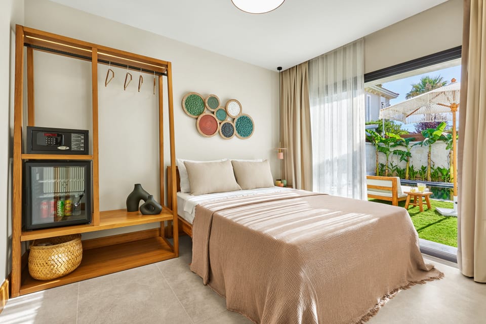 Superior Room, 1 Queen Bed, Pool View, Garden Area | 1 bedroom, premium bedding, minibar, in-room safe