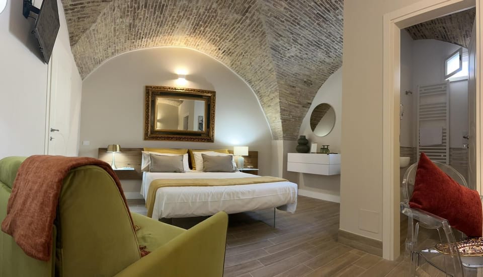 Comfort Room, 1 Double Bed, City View, Ground Floor | 1 bedroom, premium bedding, blackout drapes, soundproofing