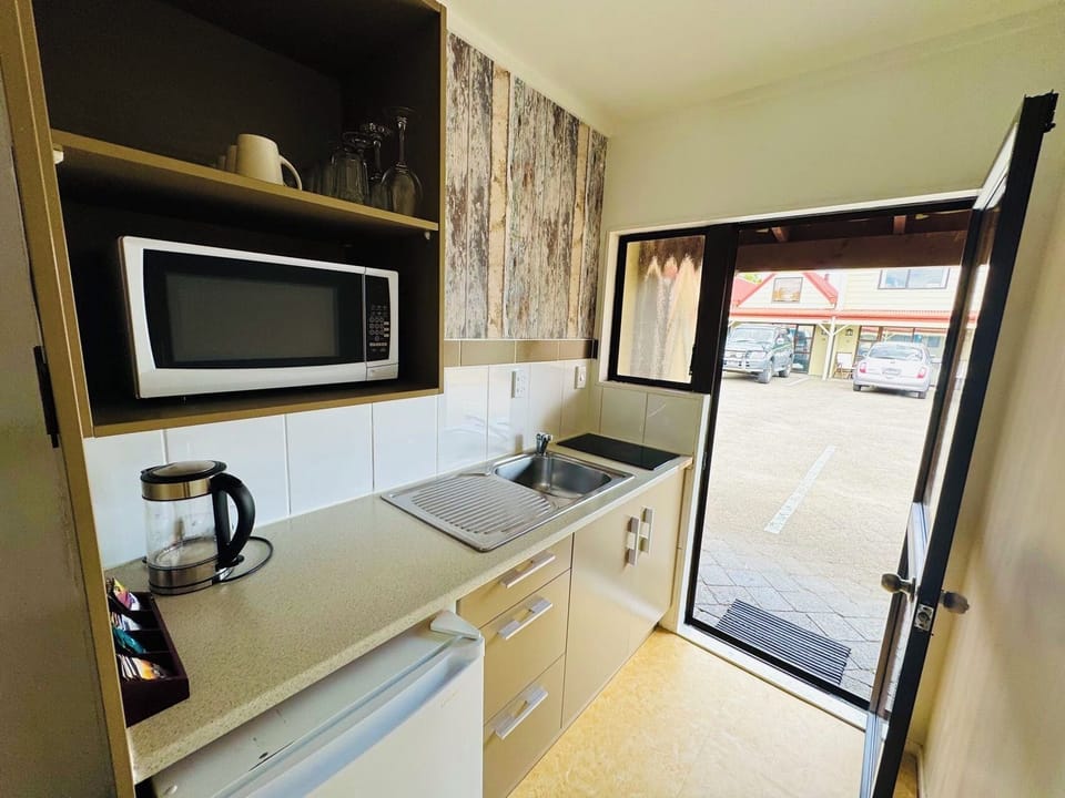 Fridge, microwave, stovetop, electric kettle