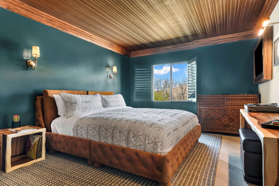 Standard Room, 1 King Bed | 1 bedroom, premium bedding, individually decorated