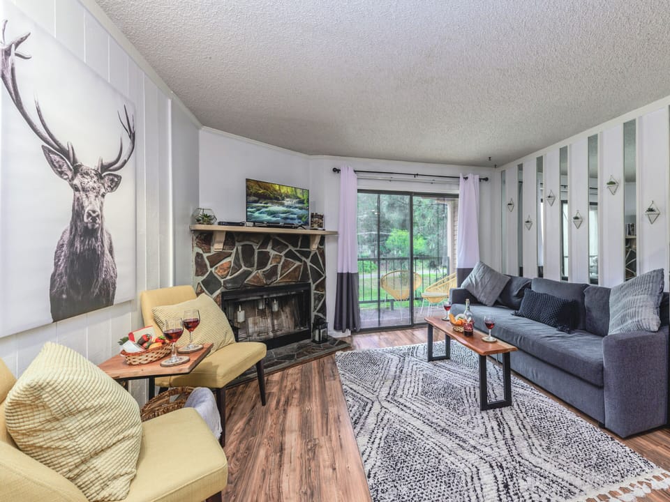 Condo (1 Bedroom) | Front of property
