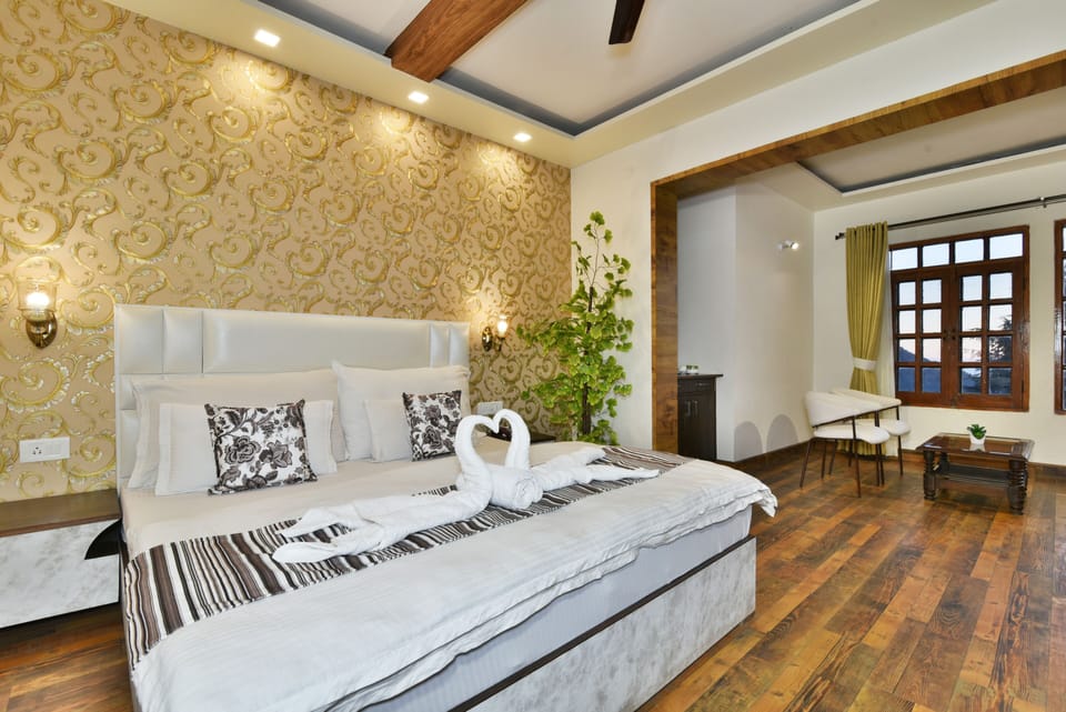 Deluxe Room | Premium bedding, individually furnished, desk, laptop workspace