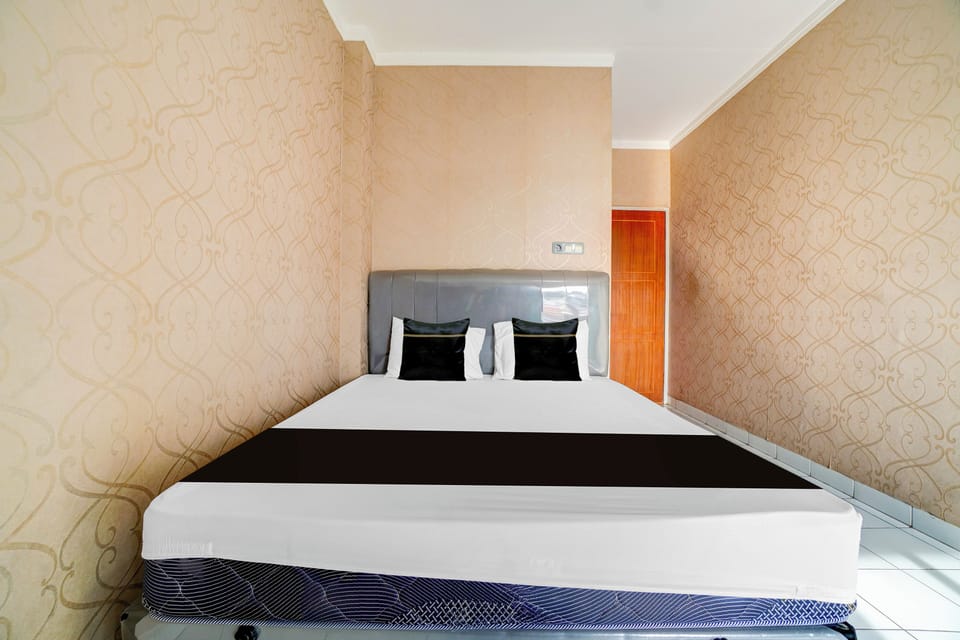 Deluxe Double Room | Free WiFi, bed sheets