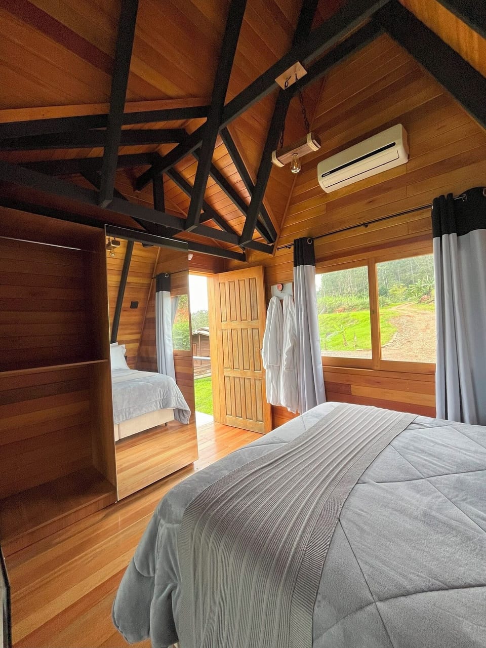 Romantic Chalet | 1 bedroom, premium bedding, pillowtop beds, free WiFi