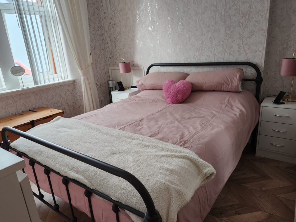 Apartment - Largs - Sleeps 4 - Pet Friendly Apartment in Scotland