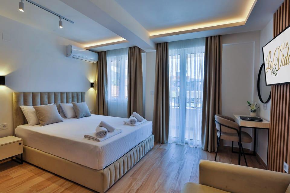 Comfort Studio | Premium bedding, soundproofing, free WiFi, bed sheets