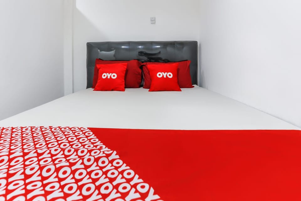 Standard Double Room | Desk, laptop workspace, WiFi (free), bed sheets