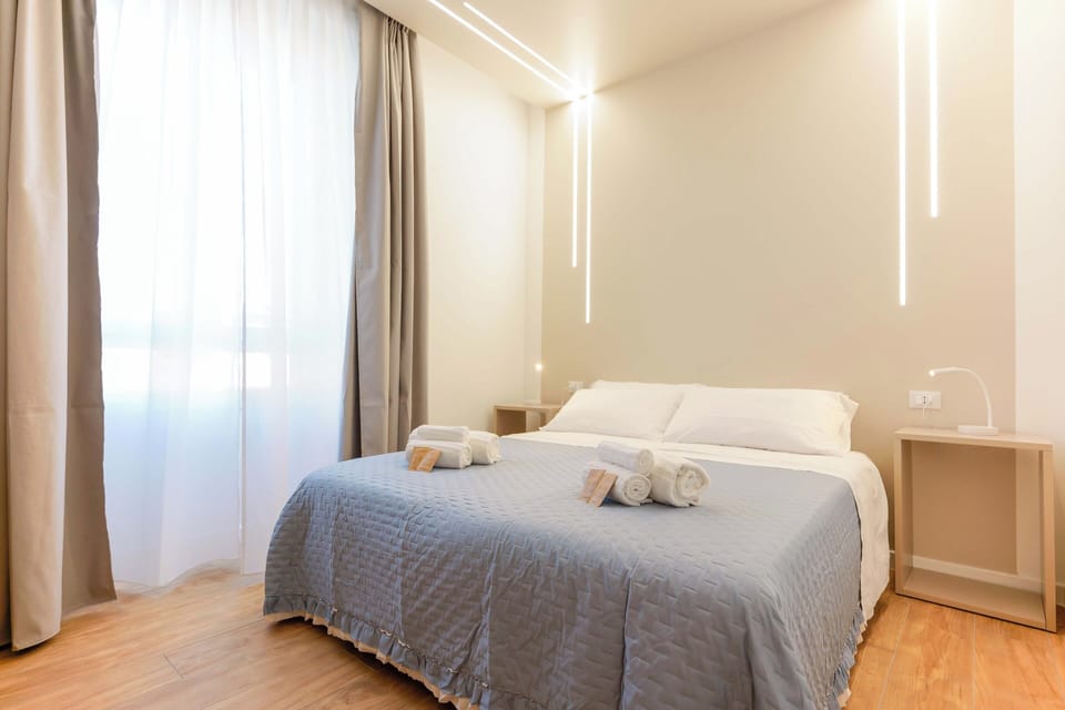 Deluxe Room | 1 bedroom, premium bedding, down comforters, memory foam beds