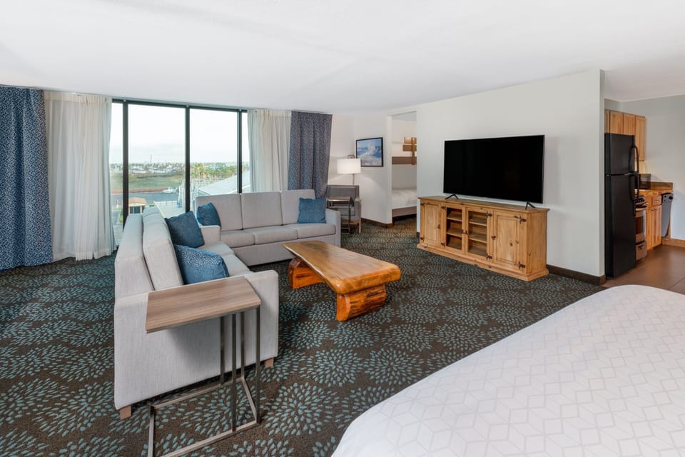 Suite, 1 Bedroom | In-room safe, desk, iron/ironing board, free WiFi