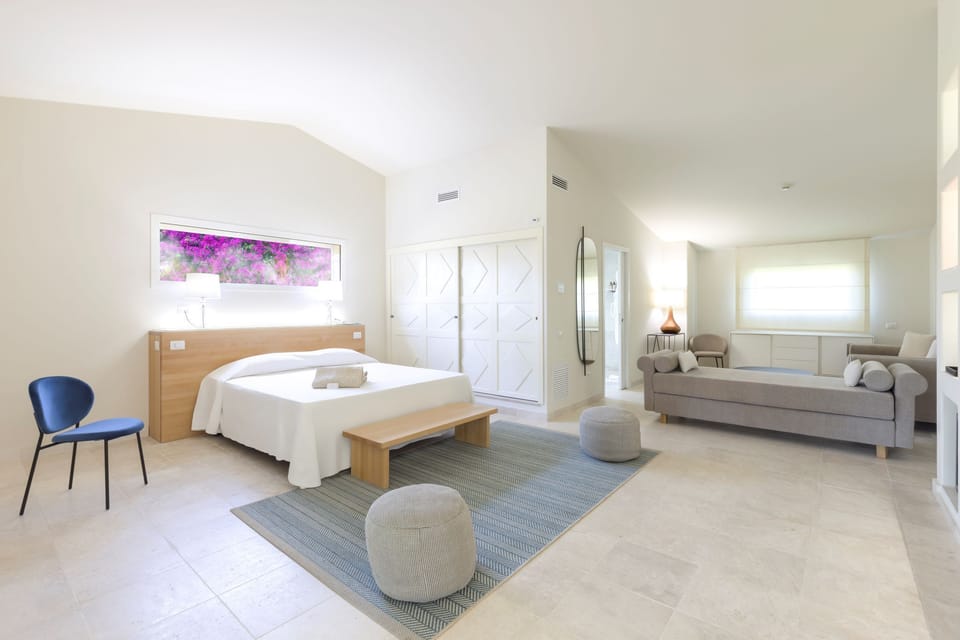 Minibar, in-room safe, desk, soundproofing