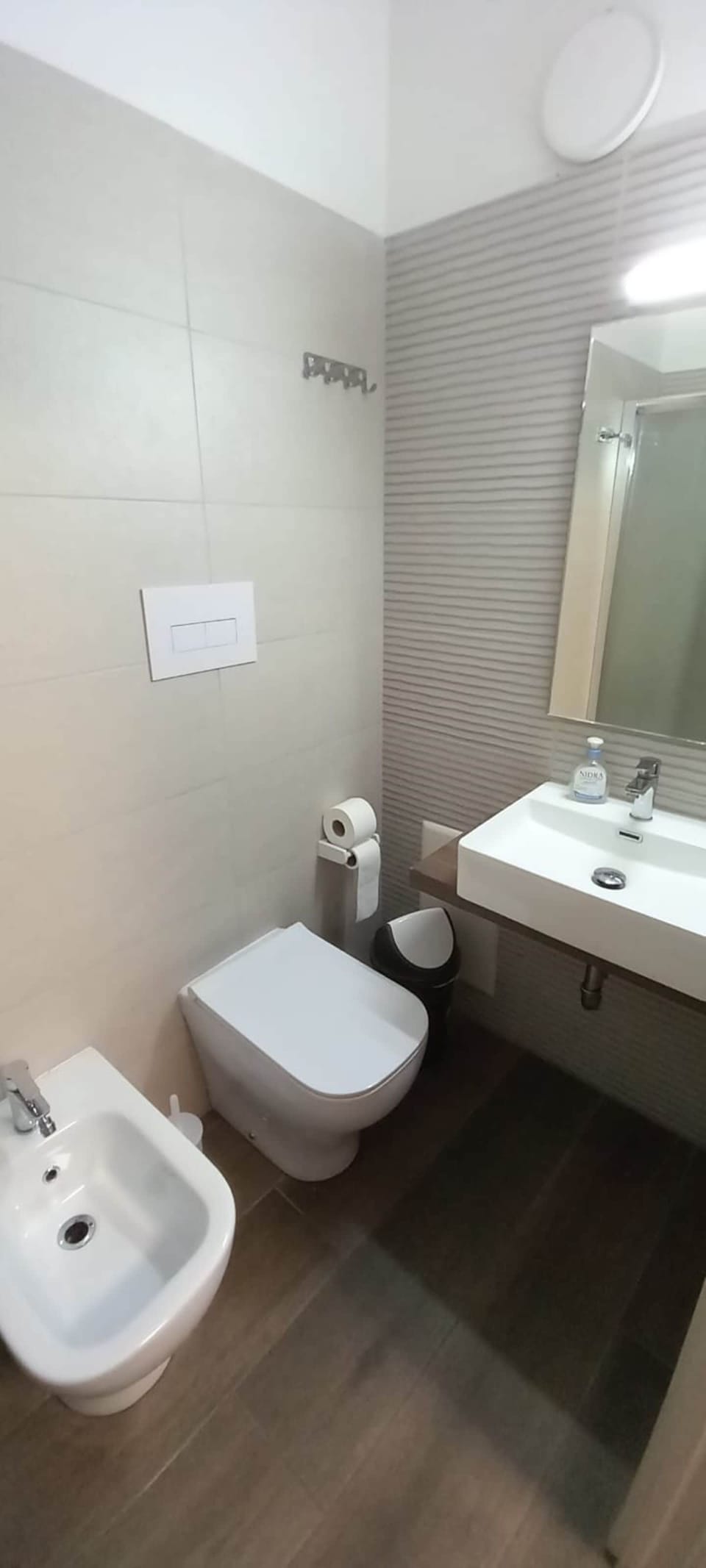 Standard Triple Room | Bathroom | Shower, rainfall showerhead, hair dryer, towels