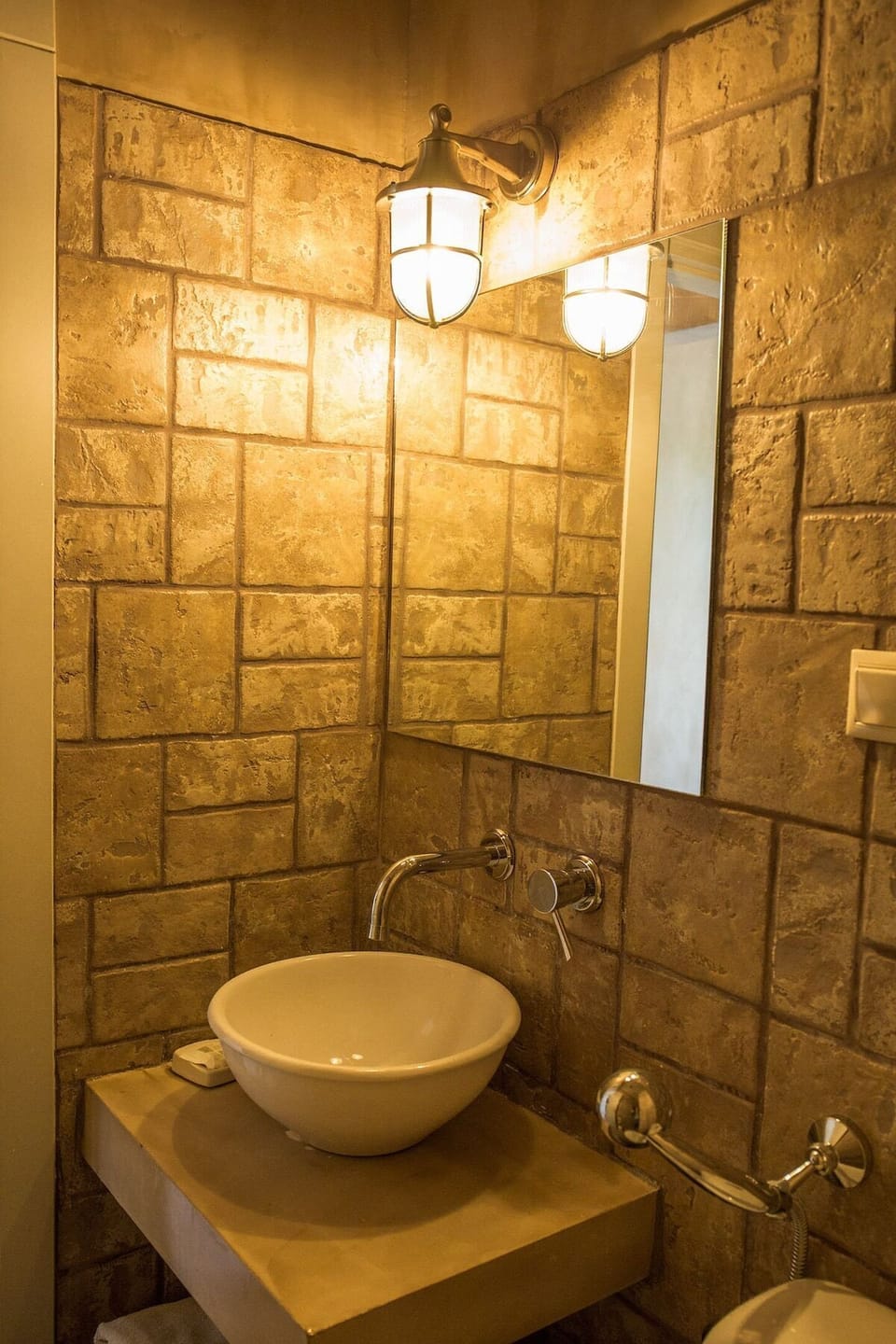 Apartment - Ground Floor 1 | Bathroom | Shower, rainfall showerhead, free toiletries, hair dryer