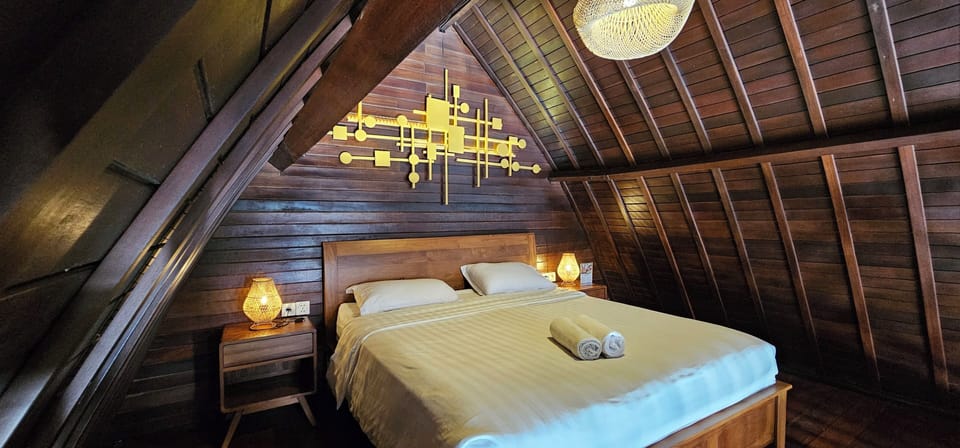 Deluxe Wood House | In-room safe, blackout drapes, free WiFi, bed sheets