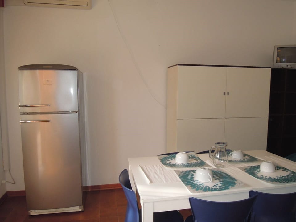 Apartment, 2 Bedrooms, Patio, Garden View | Interior