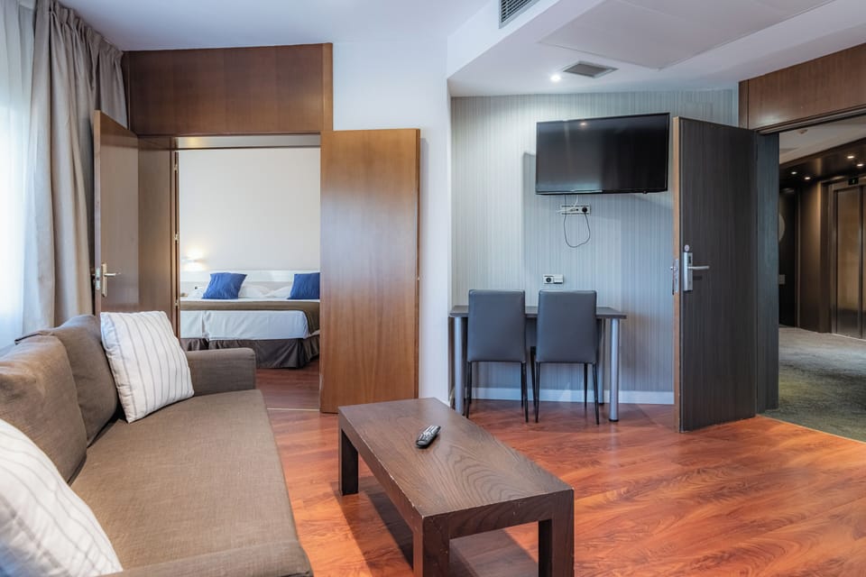 Minibar, in-room safe, desk, free WiFi