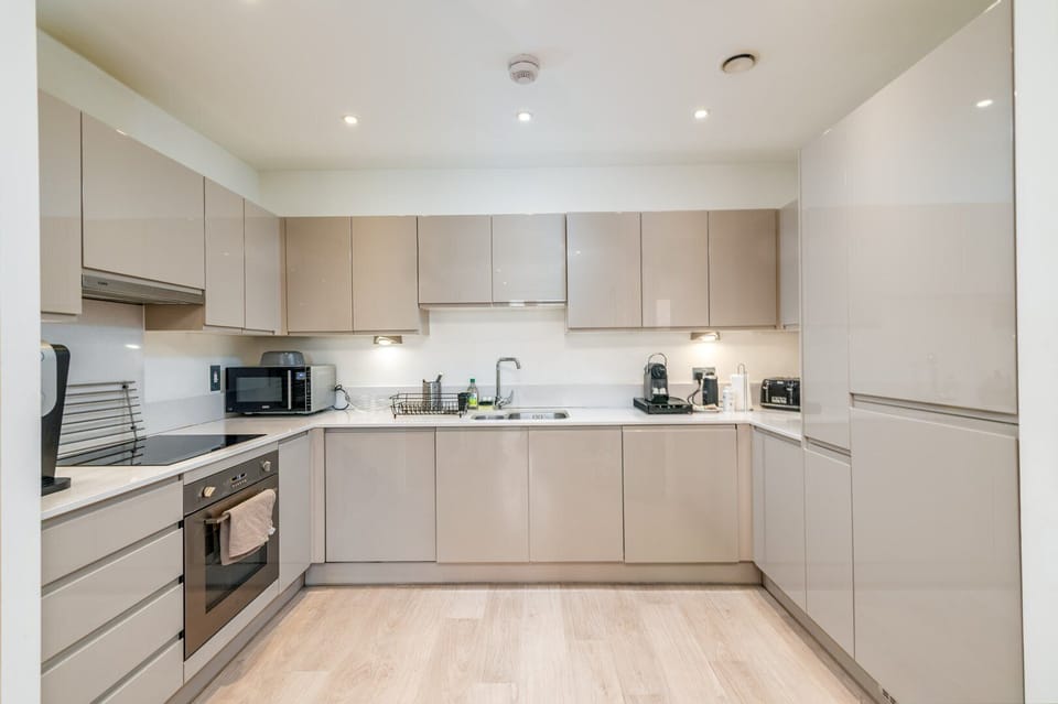 Apartment | Private kitchen | Dining tables