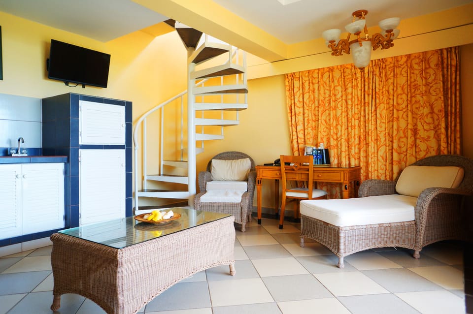 Ocean Front Master Suite 2 Rooms | Living room | TV