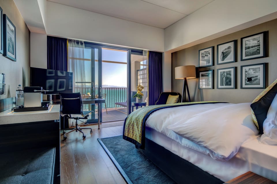 Executive Double Room, Terrace, Lake View | Minibar, in-room safe, desk, soundproofing