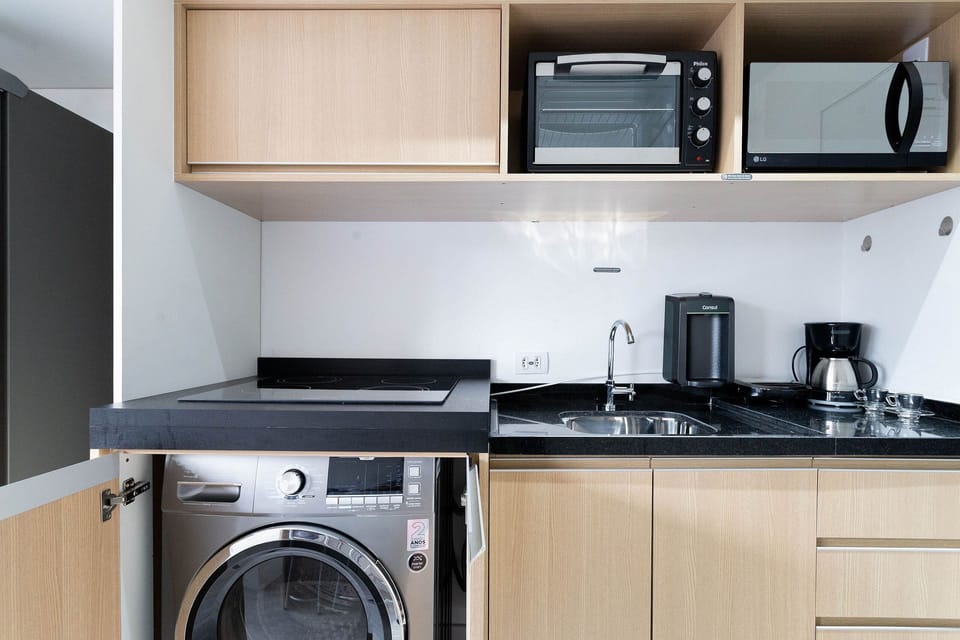 City Studio | Private kitchen | Fridge, microwave, coffee/tea maker, blender