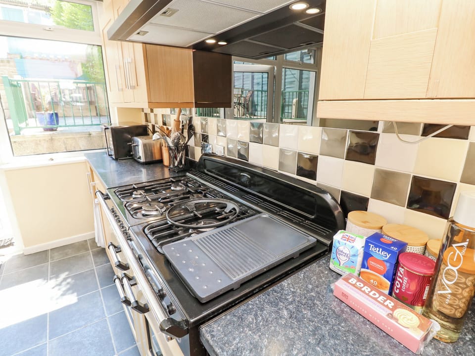 Fridge, dishwasher, electric kettle, toaster