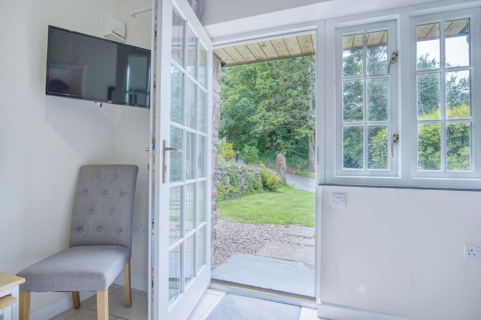 1 bedroom, premium bedding, bed sheets