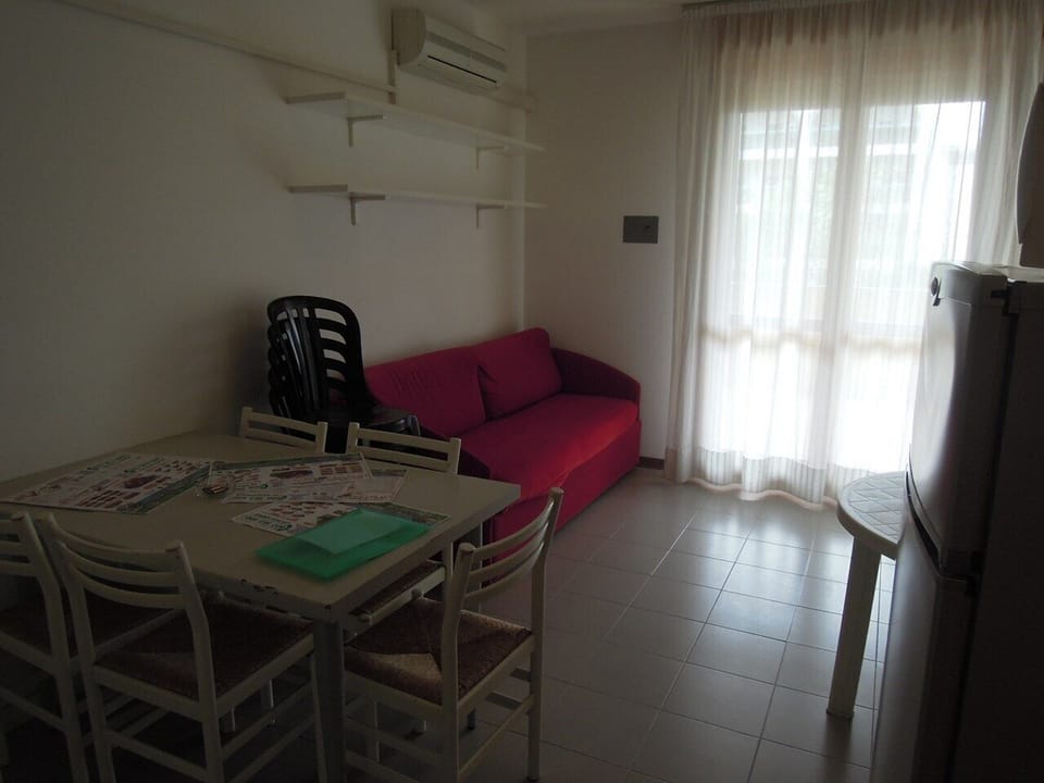 Apartment, 1 Bedroom, Balcony, Ocean View | Living room