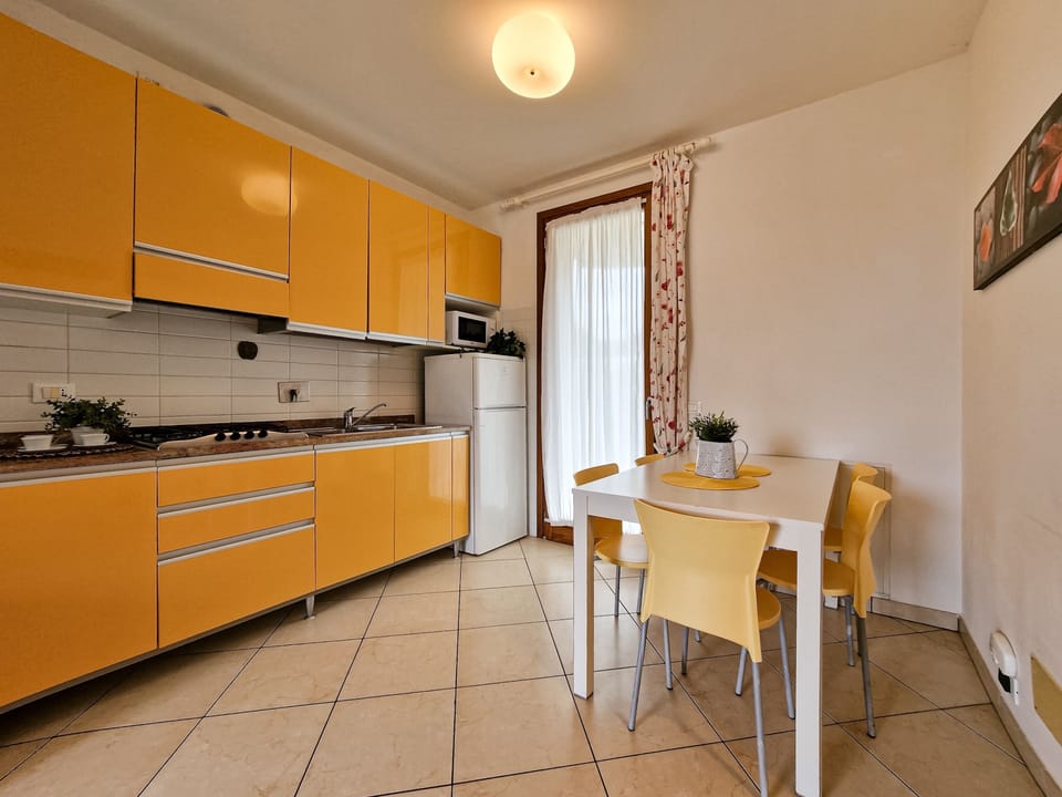 Apartment, 2 Bedrooms, Patio, Garden View | Interior