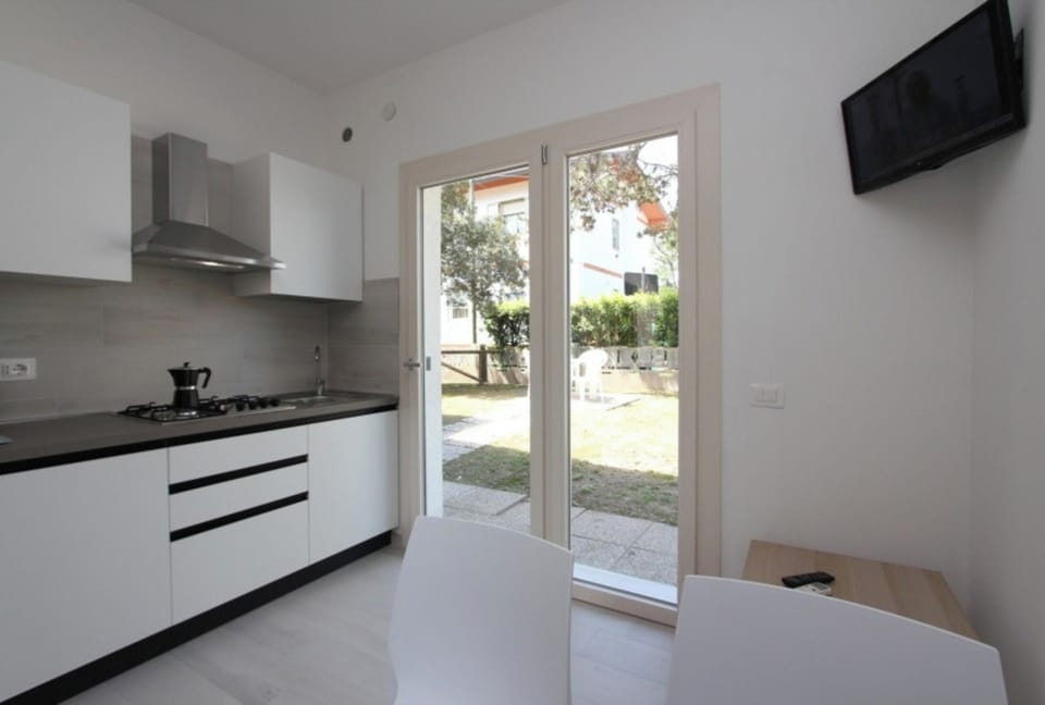 Apartment, 2 Bedrooms, Garden View | Interior