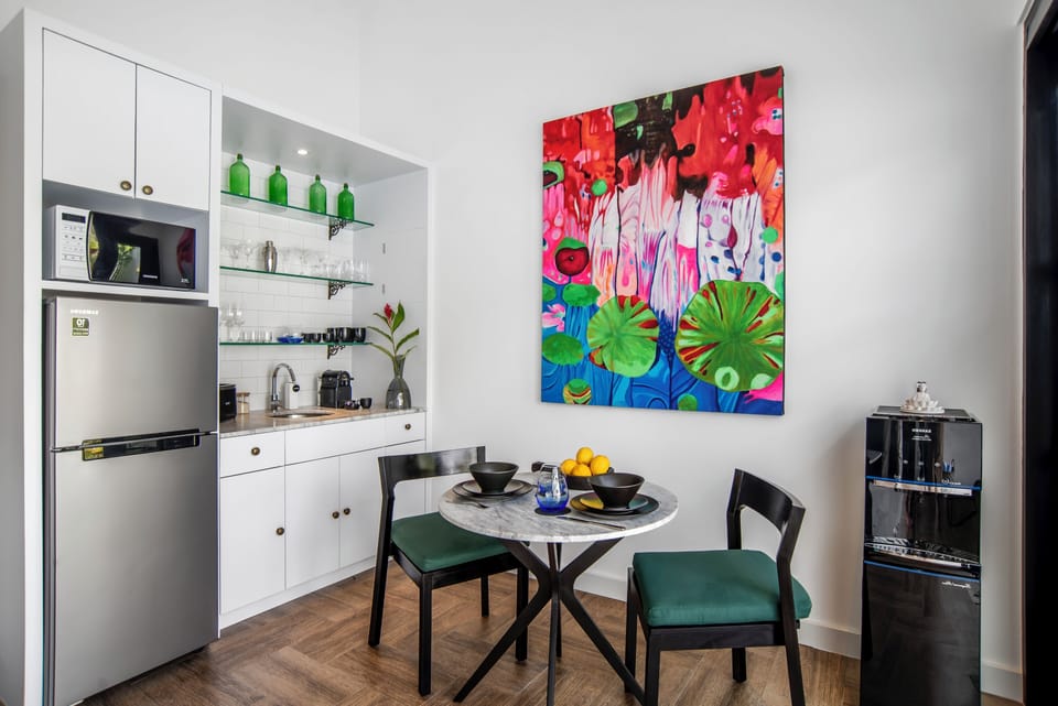Honeymoon Villa | Living area | 30-inch Smart TV with cable channels