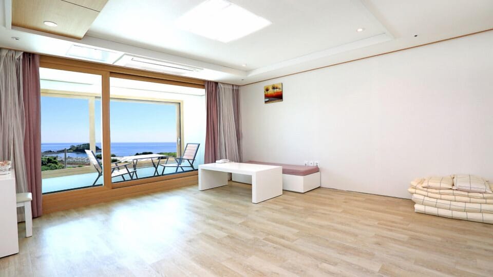 Ondol Room | Free WiFi