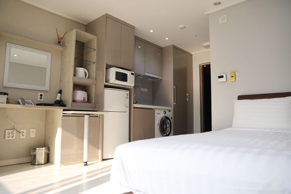 Standard Double Room | Desk, free WiFi, bed sheets