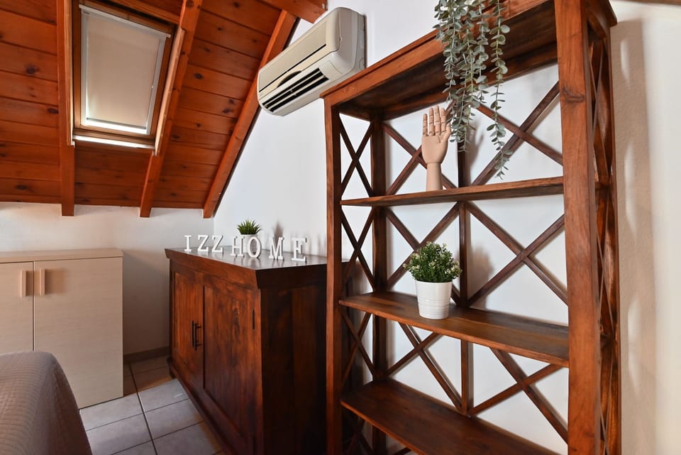 City Apartment | 2 bedrooms, blackout drapes, iron/ironing board, free WiFi