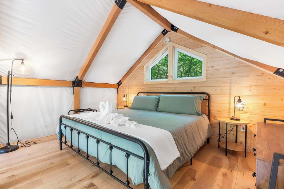 Hidden Hollow - Desirable Ozark Glamping! Cabin in Missouri