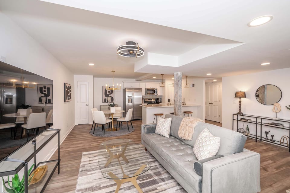 Condo, Multiple Beds, Kitchen | Living area | 40-inch TV with digital channels