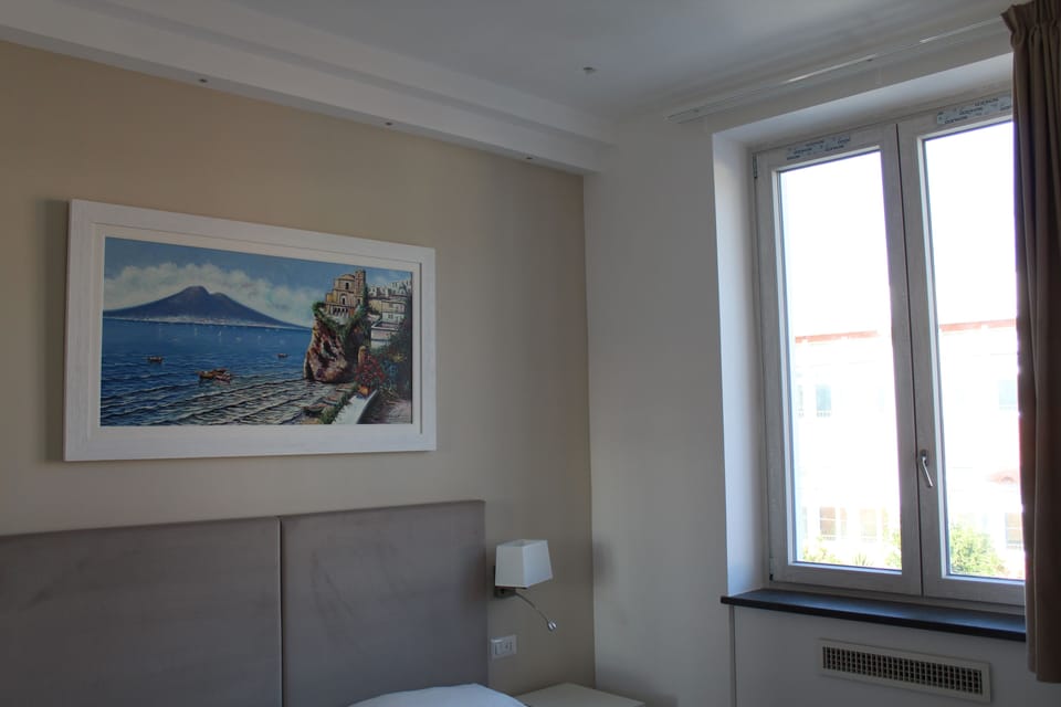 Classic Room | Desk, WiFi (free), bed sheets