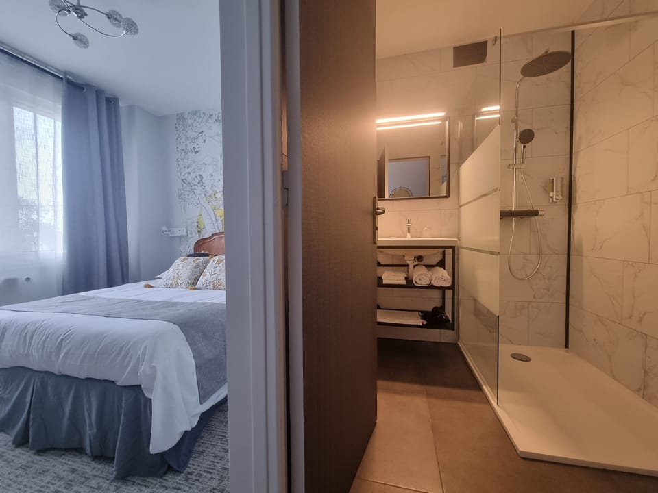 Classic Double Room | Individually decorated, individually furnished, desk, free WiFi