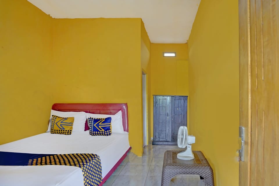 Double Room | Desk, laptop workspace, free WiFi, bed sheets