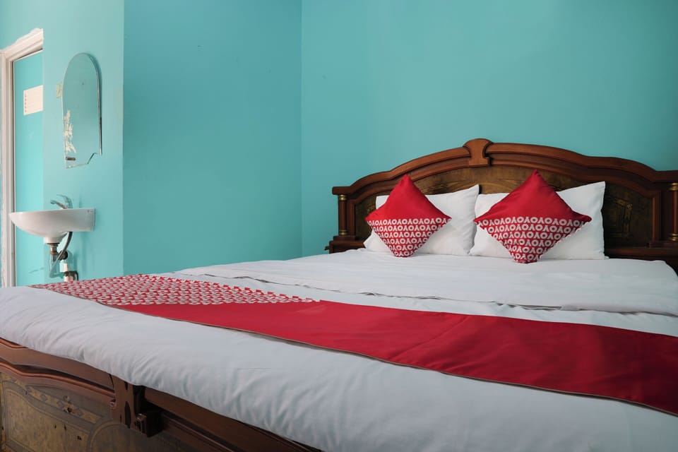 Standard Double Room | Hypo-allergenic bedding, laptop workspace, bed sheets