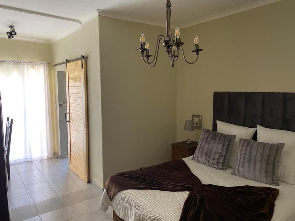 Deluxe Suite | Free WiFi, bed sheets