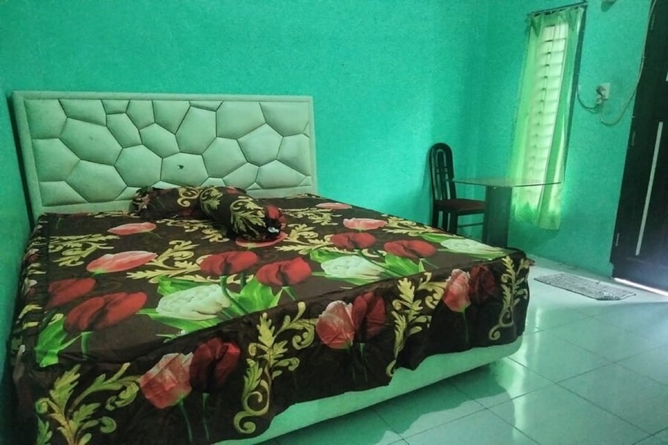 Double Room | Laptop workspace, WiFi (free), bed sheets
