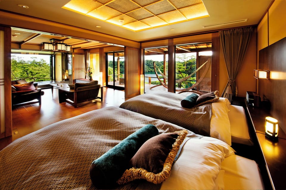 Royal Suite | In-room safe, iron/ironing board, free WiFi, bed sheets