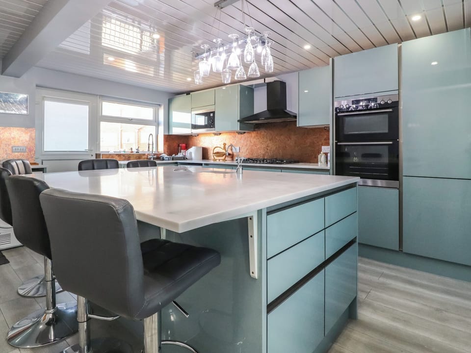 Fridge, dishwasher, electric kettle, toaster