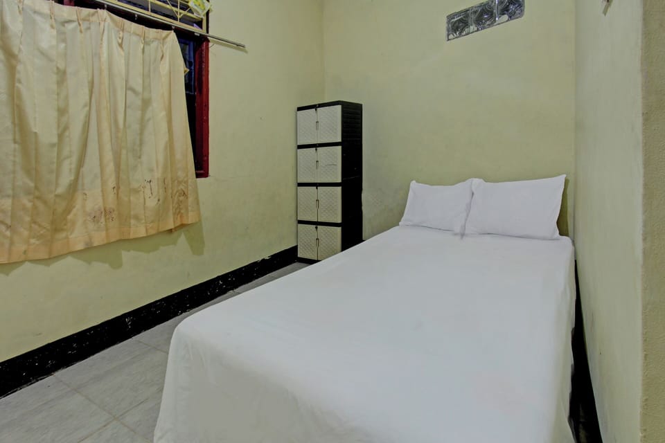 Economy Double Room | Bed sheets