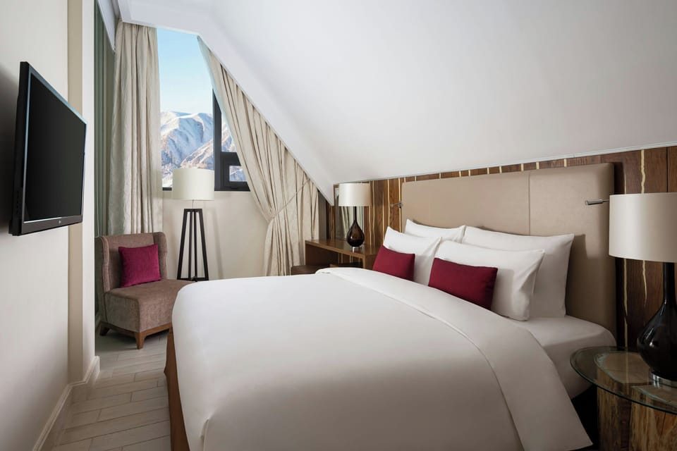 Hypo-allergenic bedding available, minibar, in-room safe, desk