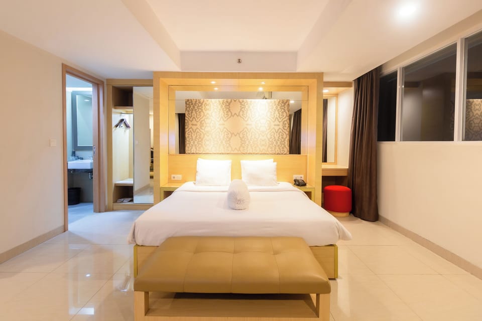 Metland Suite | Desk, laptop workspace, iron/ironing board, free WiFi